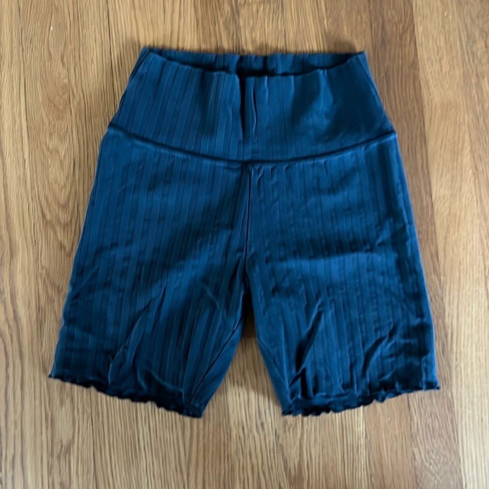 Aerie Offline ribbed bike shorts size large faded black